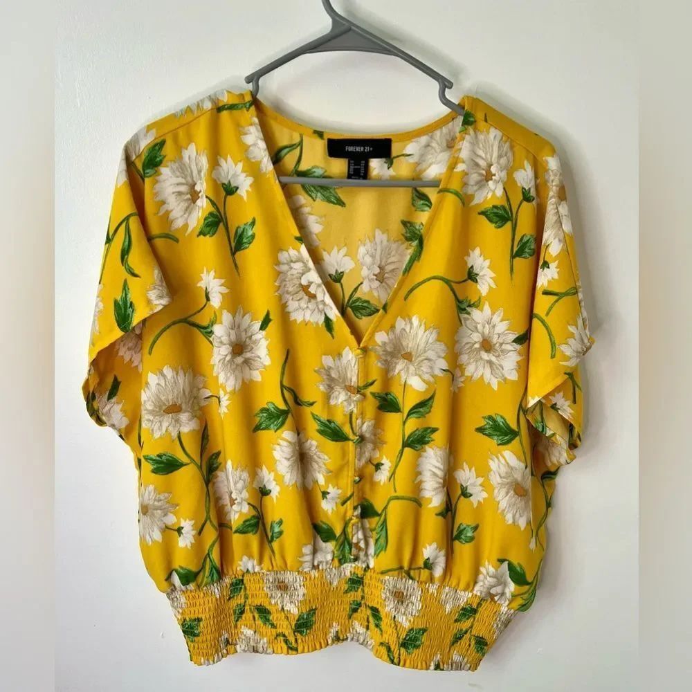 Forever 21+ Plus Size Daisy Floral V-Neck 0X Smocked-Hem Cropped Top Dolman
